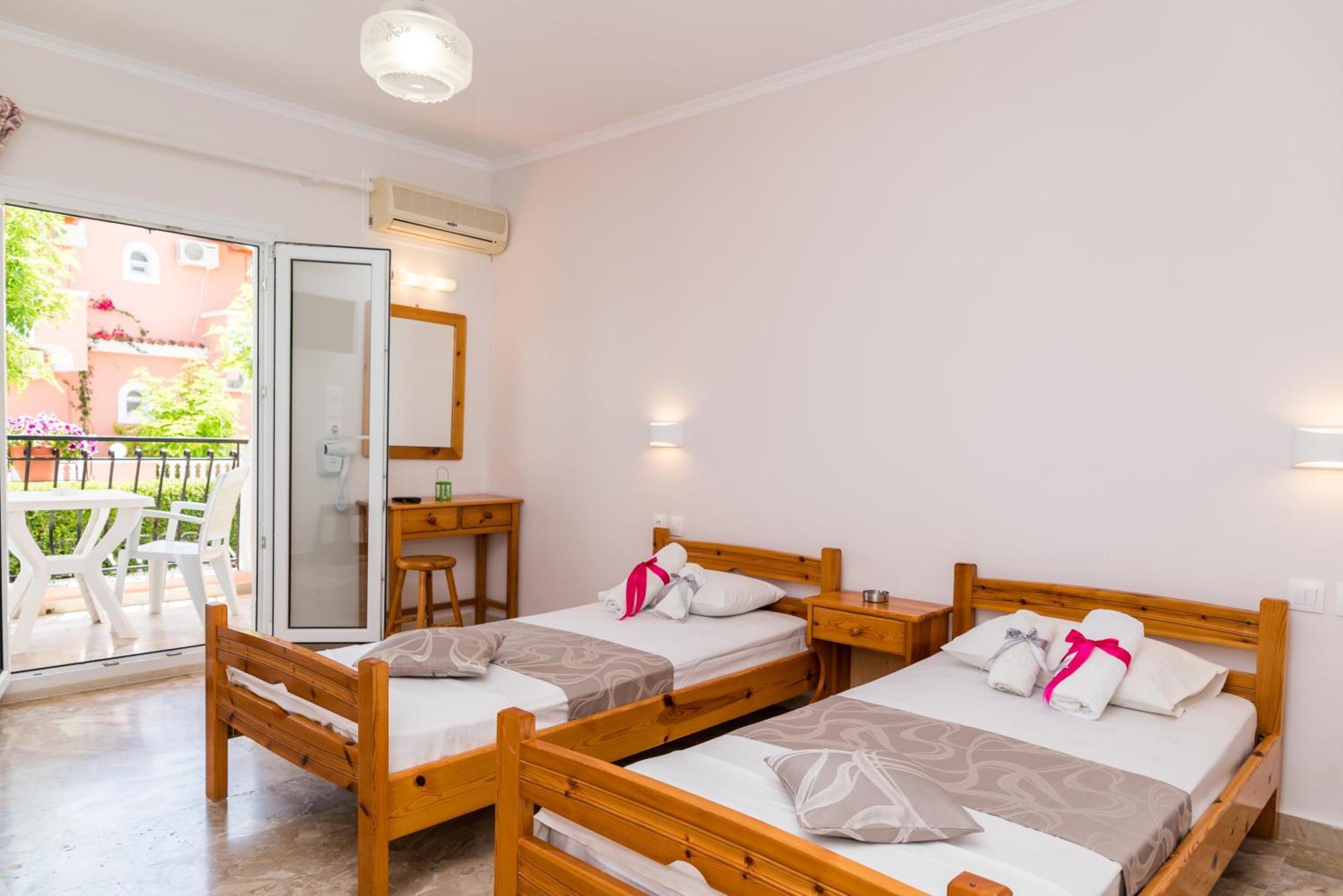 Roussa'S Apartments Laganas Dış mekan fotoğraf