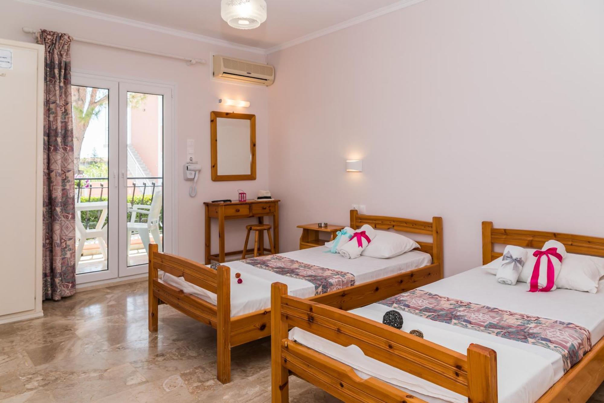 Roussa'S Apartments Laganas Dış mekan fotoğraf