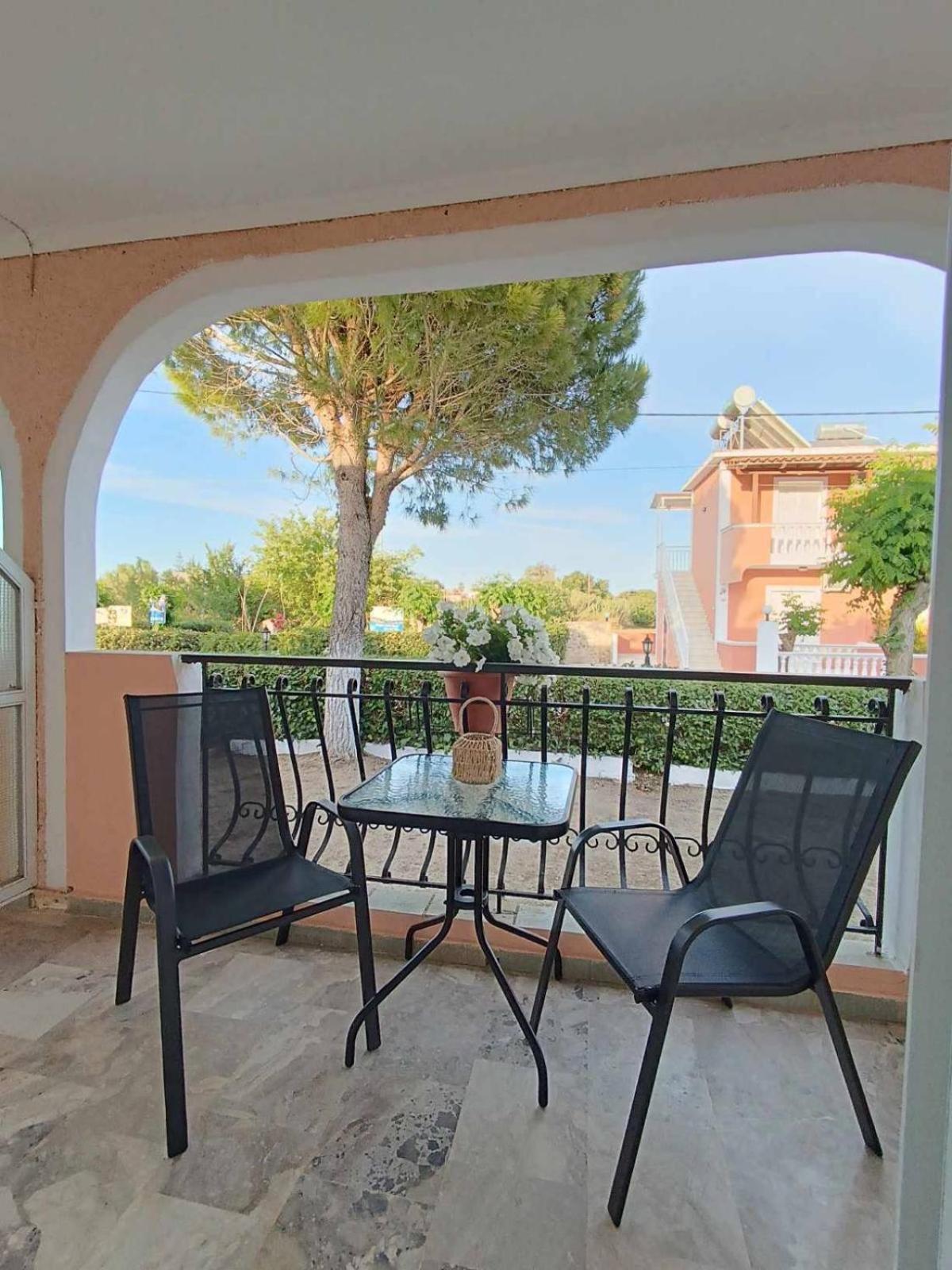 Roussa'S Apartments Laganas Dış mekan fotoğraf