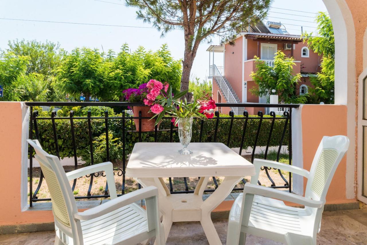 Roussa'S Apartments Laganas Dış mekan fotoğraf